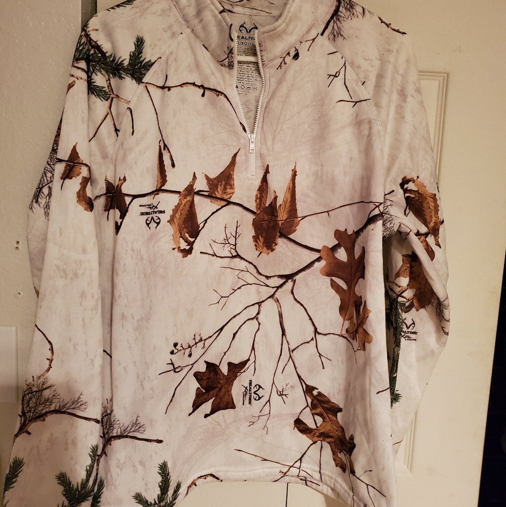 Realtree pullover